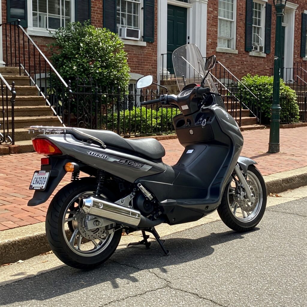 Gray suzuki an 400 burgman