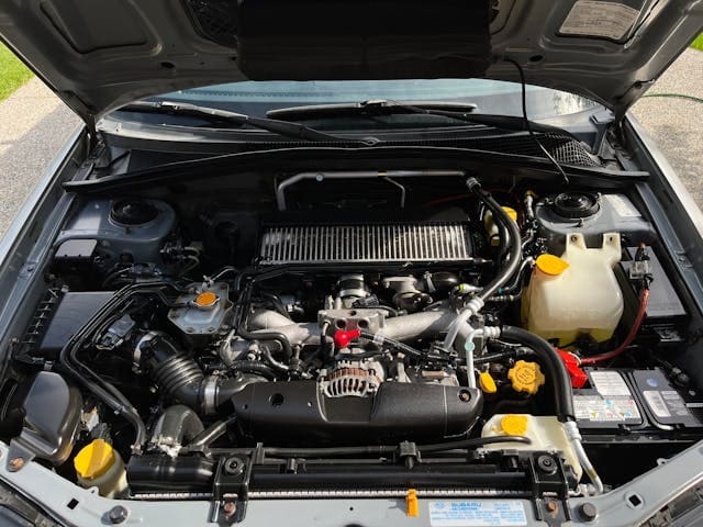 Featured image for "Which Motor Oil Should I Use? Essential Knowledge for Every Car Owner" blog post. Car parts.